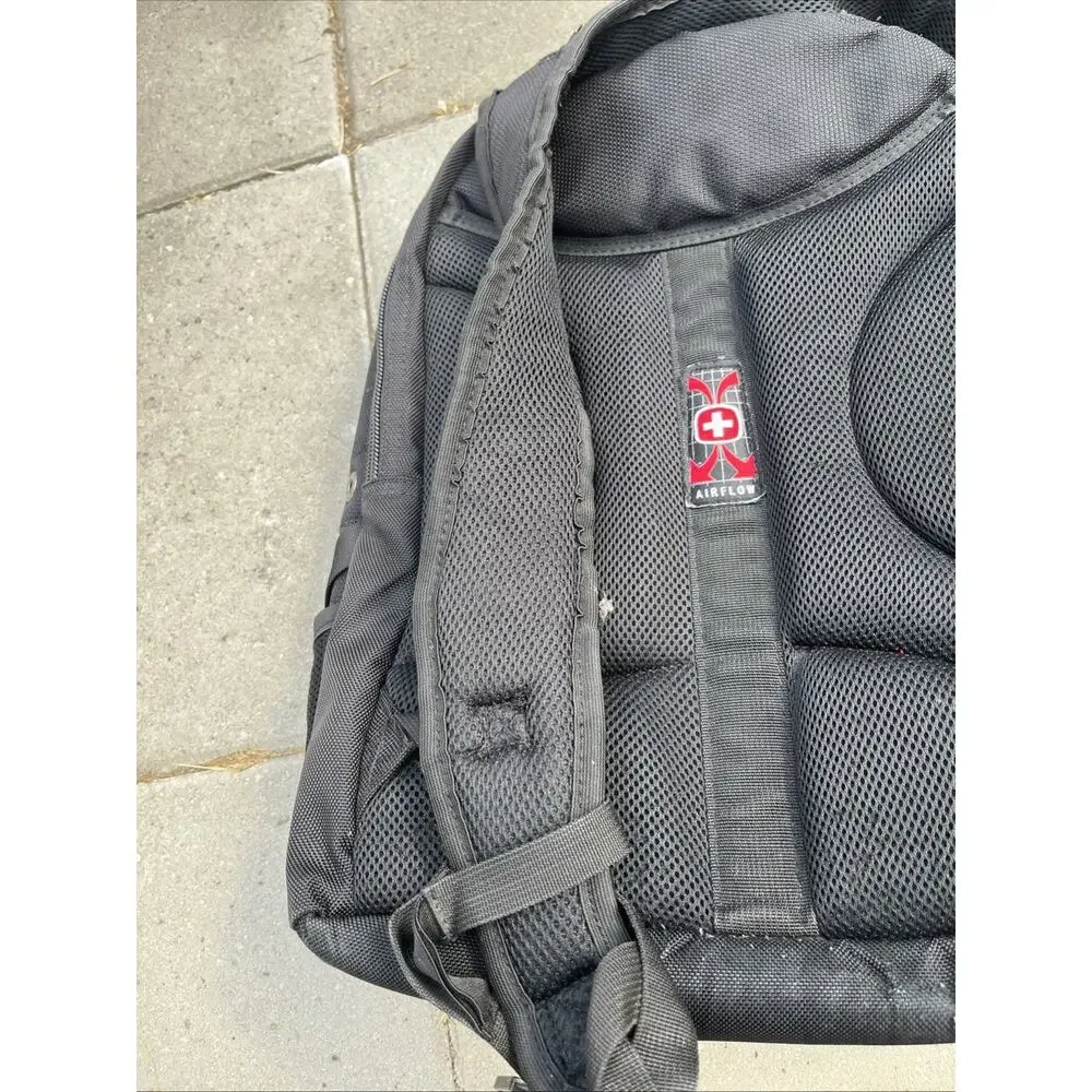WTRA-18-JH-3106 Wenger Swiss Army Original Laptop Hiking Backpack Media Pocket